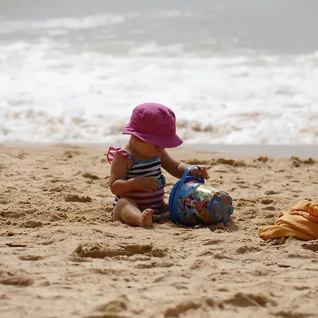 Tatil Evi Lille Hus - Familienfreundliches Strandhaus Mit Ofen Holnishof