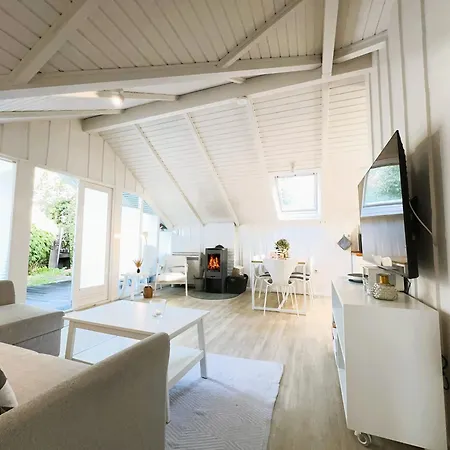 Tatil Evi Lille Hus - Familienfreundliches Strandhaus Mit Ofen