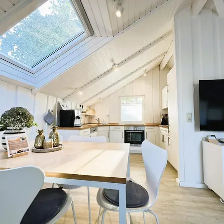 Lille Hus - Familienfreundliches Strandhaus Mit Ofen * Holnishof